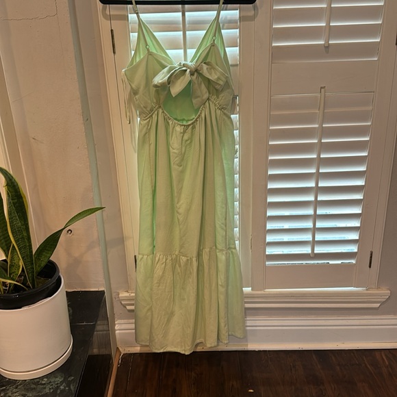 Jessica Simpson lemon color dress like new..Tried,true color on pic 1 - Picture 6 of 11